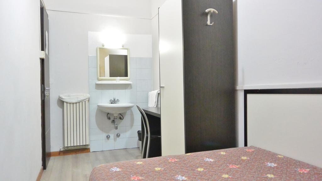 Habitación Individual con baño compartido