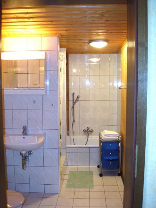 Twin Room Private External Bathroom