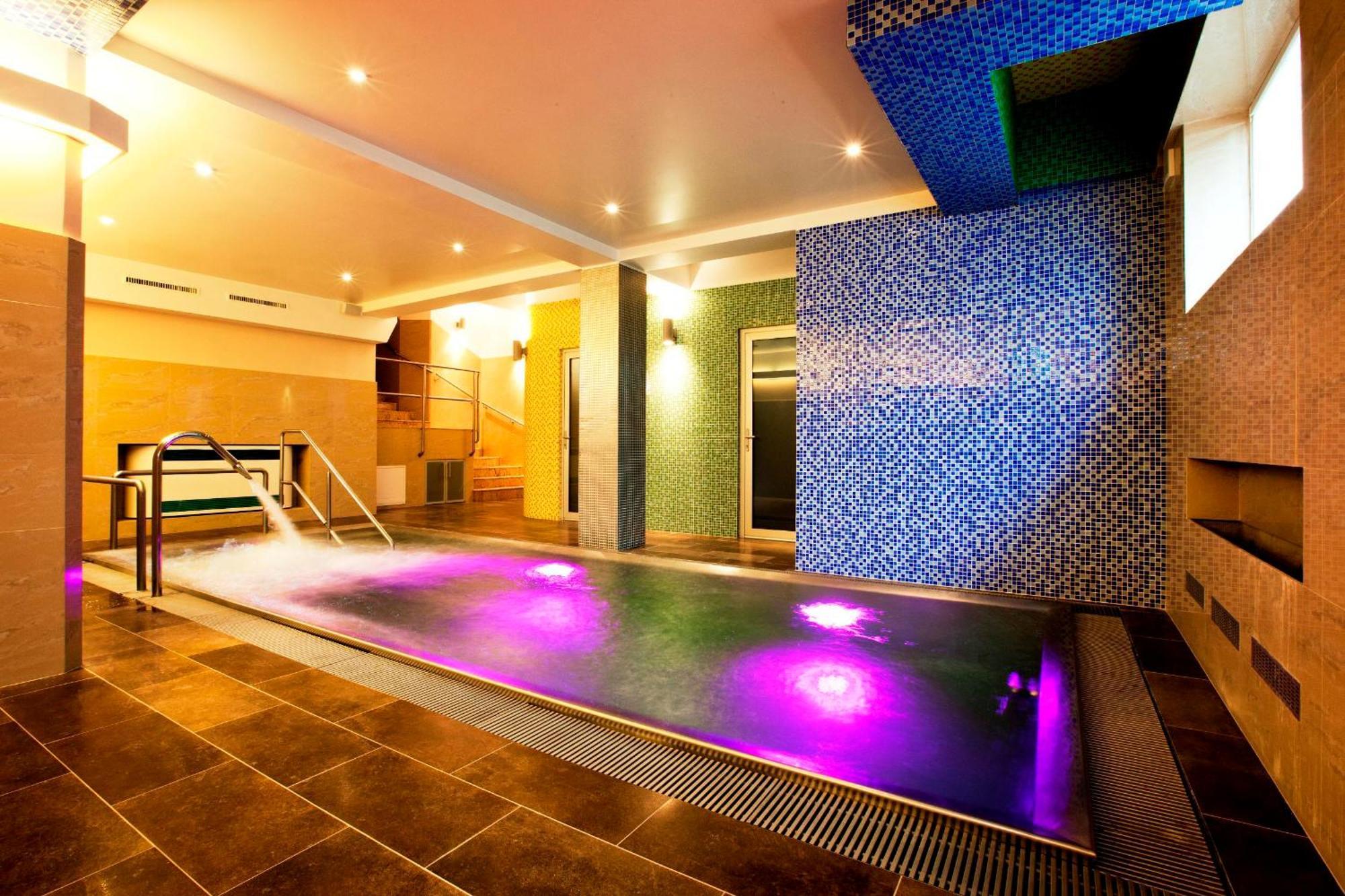 Offre Spéciale - Chambre Double avec 1 Heure d'Accès Privé à la Piscine
