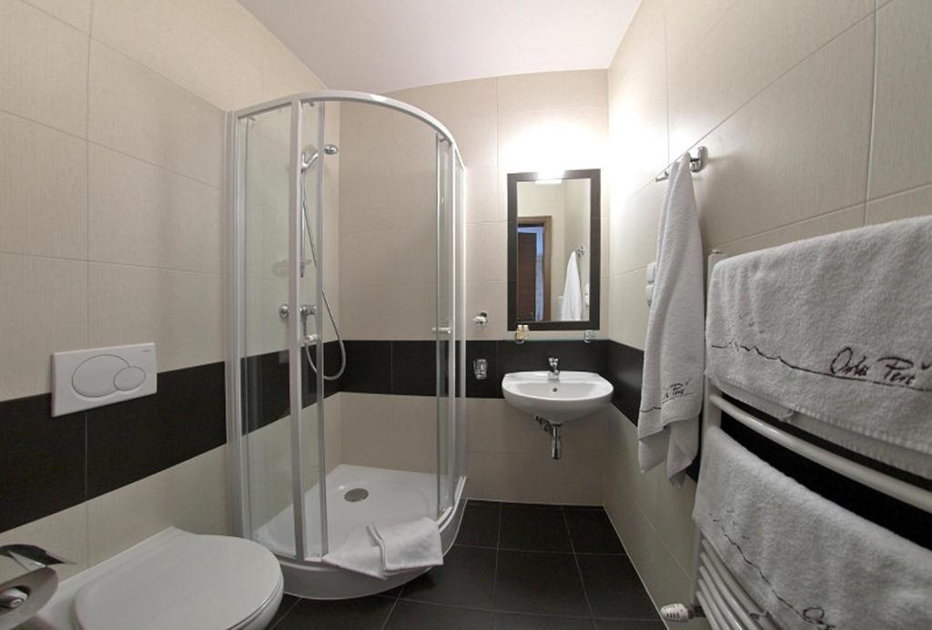 Double Room,48441484:JPEG