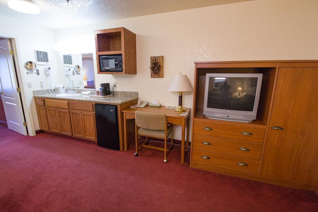 Queen Suite