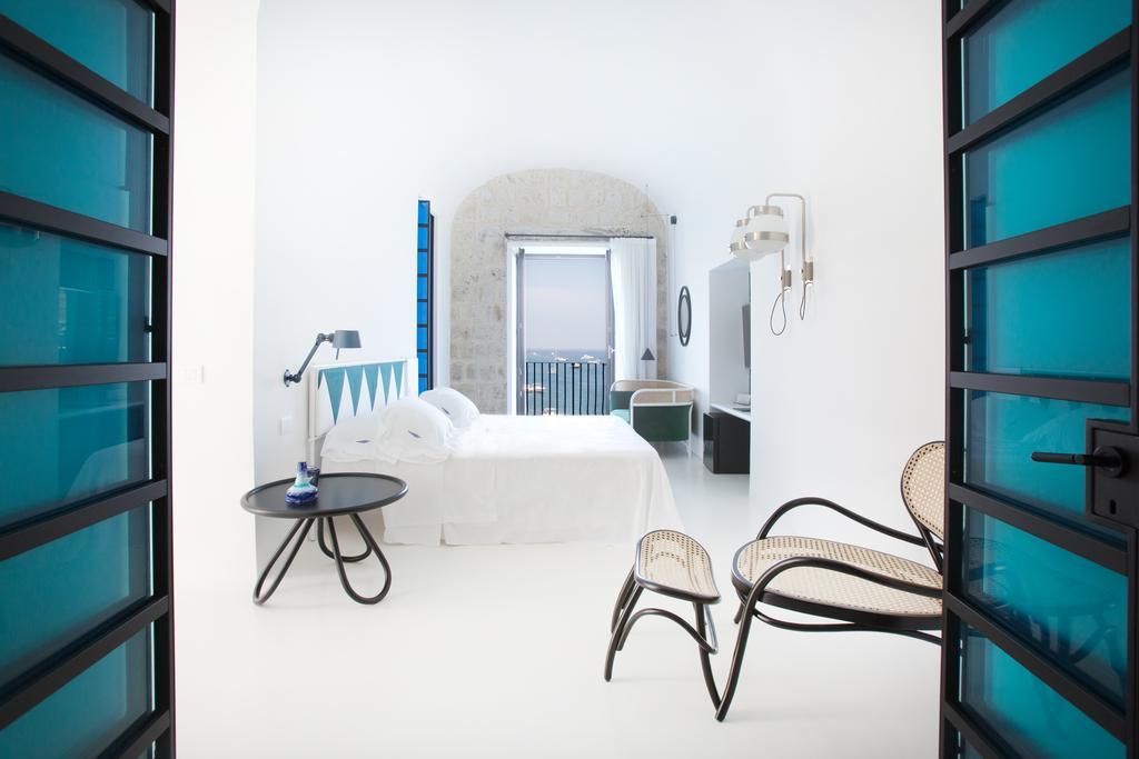Luxury Suite with Terrace and Sea View
