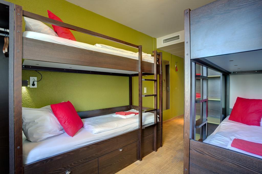 Bed in een Vrouwenslaapzaal met 4 Bedden