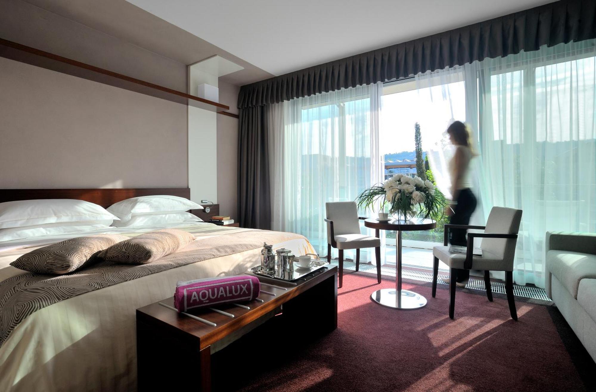 Double or Twin Room with City View