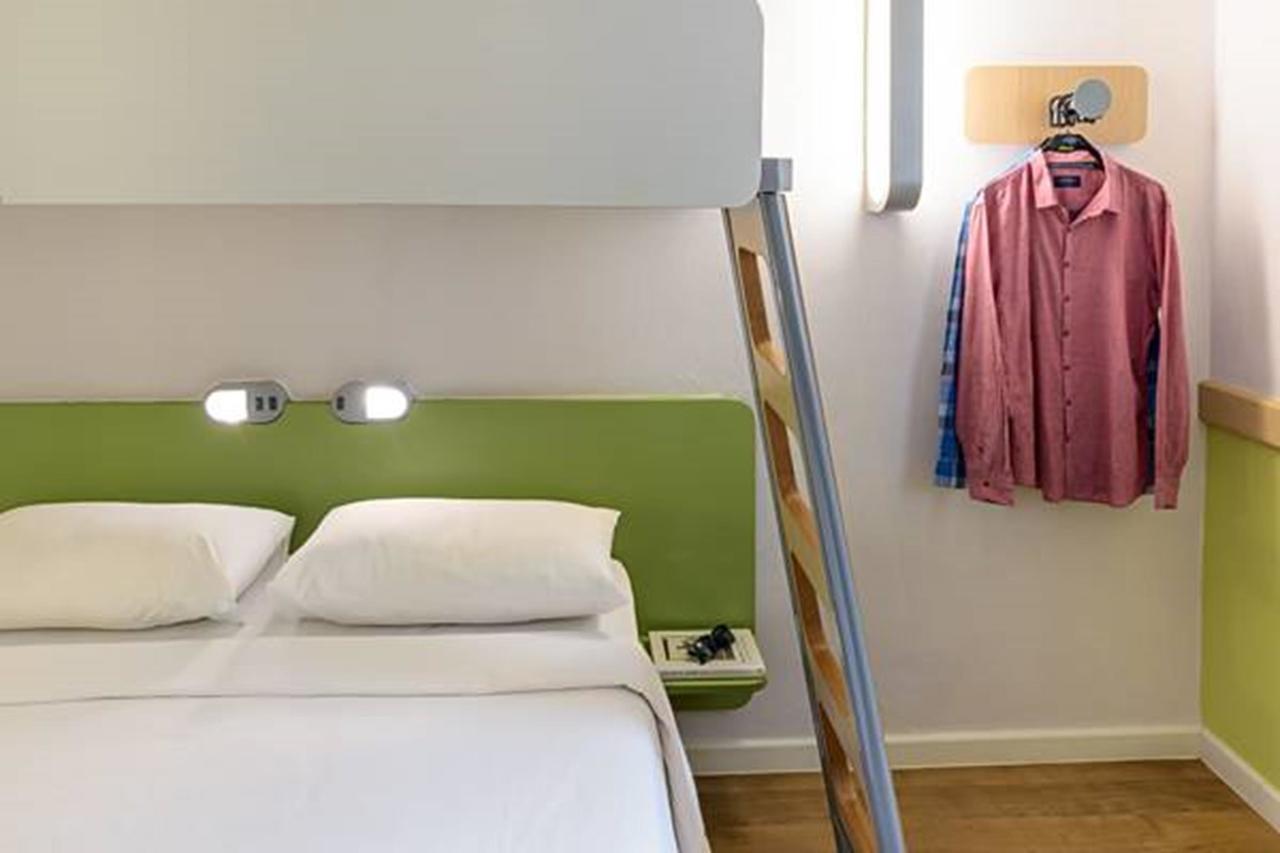 Standard Apartment with Overlapping Bed,971388934:JPEG