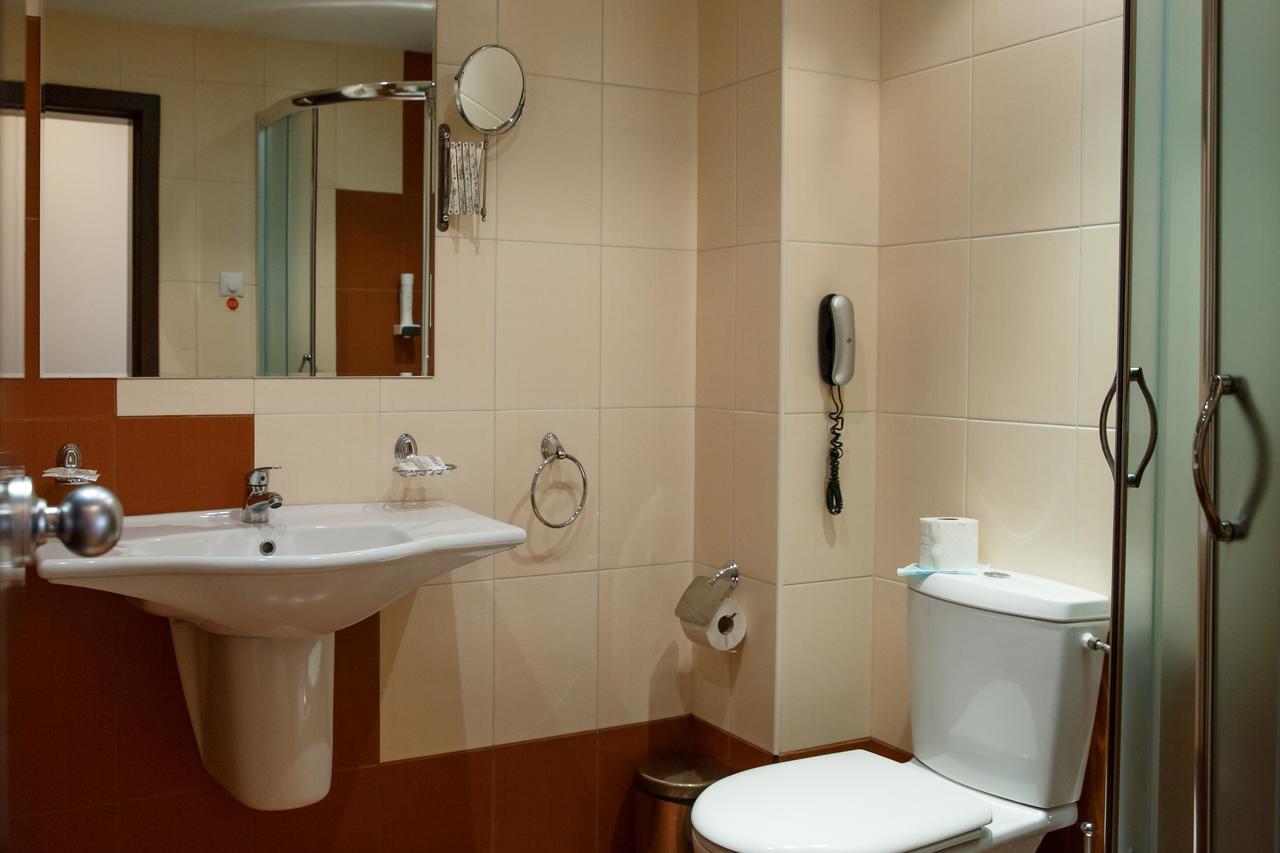 Two-Bedroom Apartment (4 Adults)