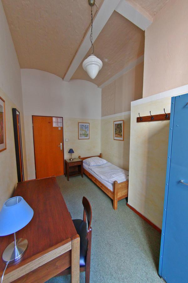 Einzelzimmer mit Gemeinschaftsbad