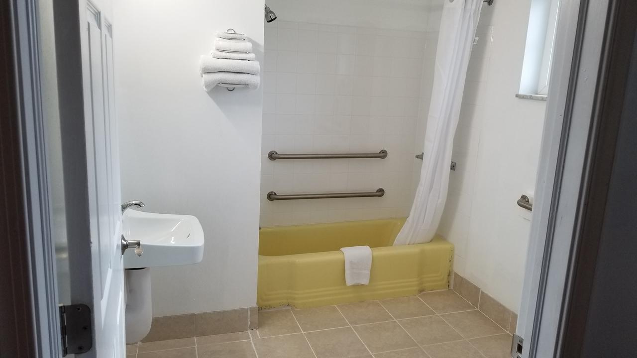 Queen Room - Disability Access