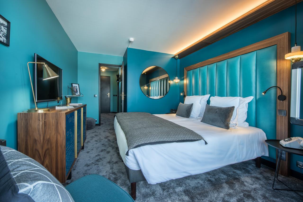 Double Room with bath and Valley View