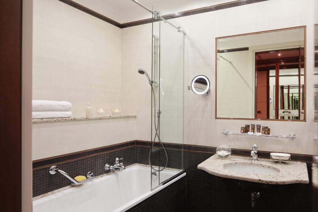Deluxe Double or Twin Room - Mountain Side