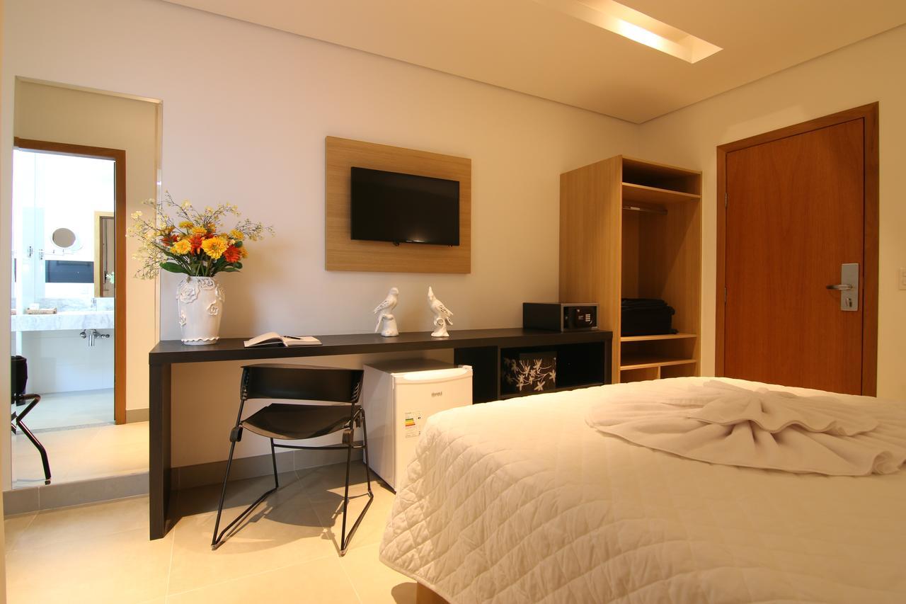 Executive Suite,621138490:JPEG