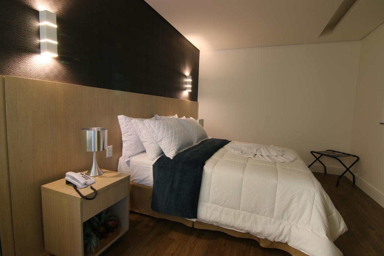 Deluxe Queen Suite