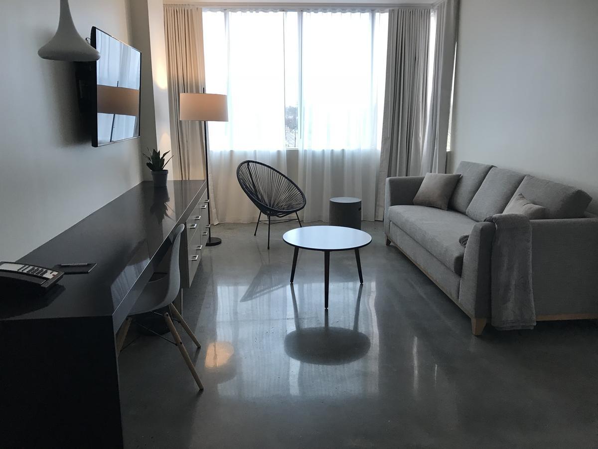 Deluxe King Suite