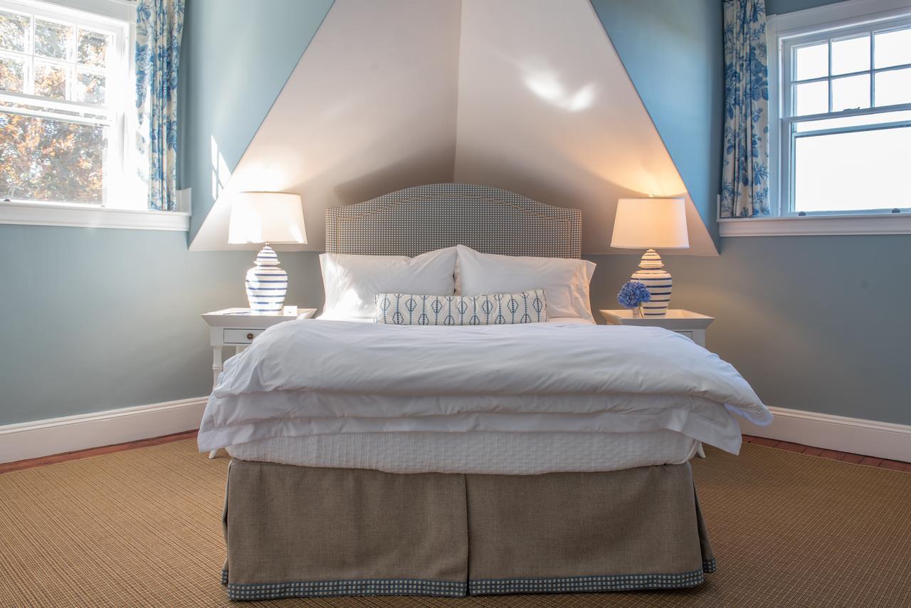 Deluxe Queen Suite