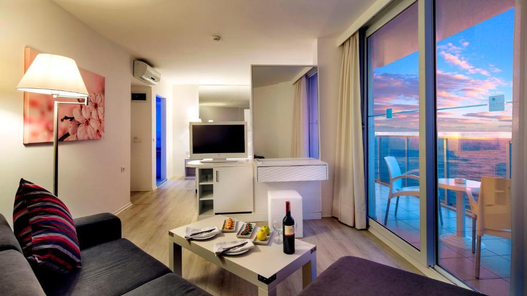 Suíte Júnior de 1 Quarto com vista para o mar.