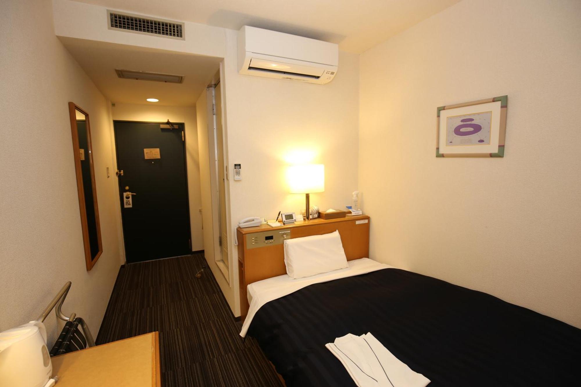 Single Room Main Building Non-Smoking