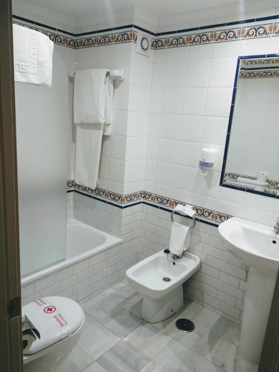 Family Room,695881791:JPEG
