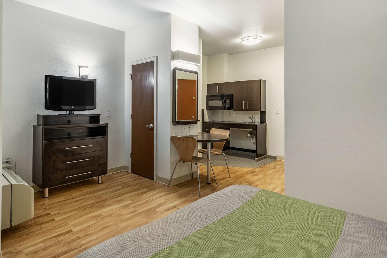 1 Queen Bed | Non-Smoking Kitchen