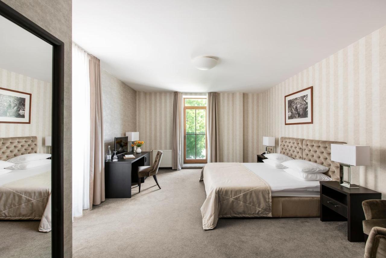 Deluxe Doppel-/Zweibettzimmer