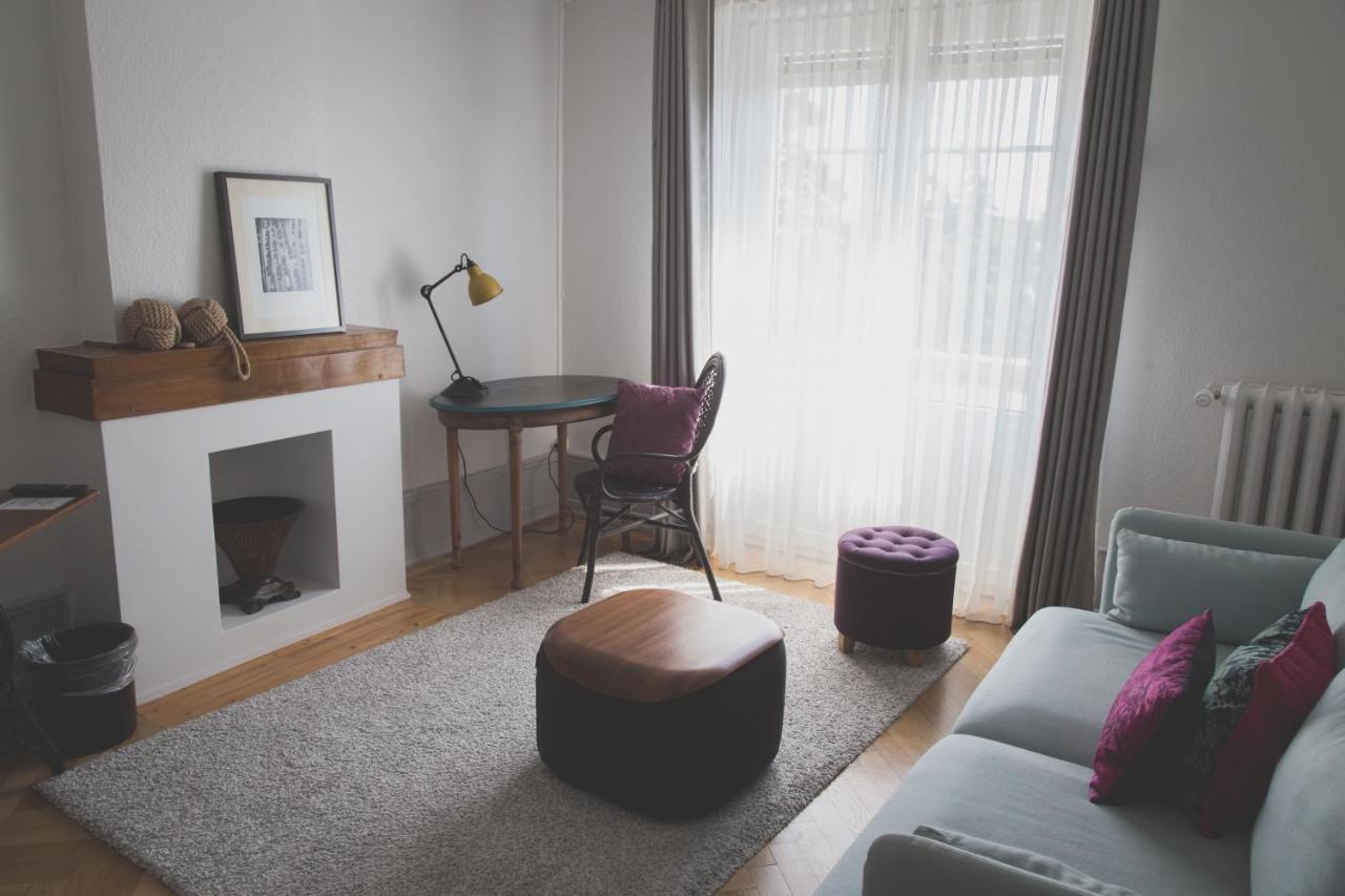 One-Bedroom Apartment,723656362:JPEG