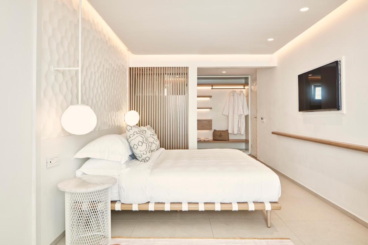 Artemis Deluxe Double Room with Side Sea View