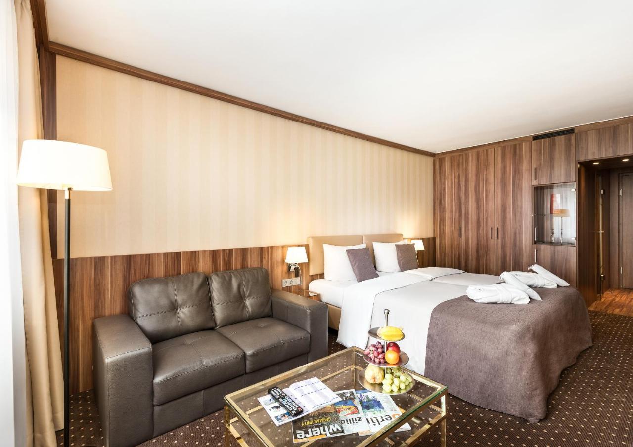 Deluxe Double Room,757566394:JPEG