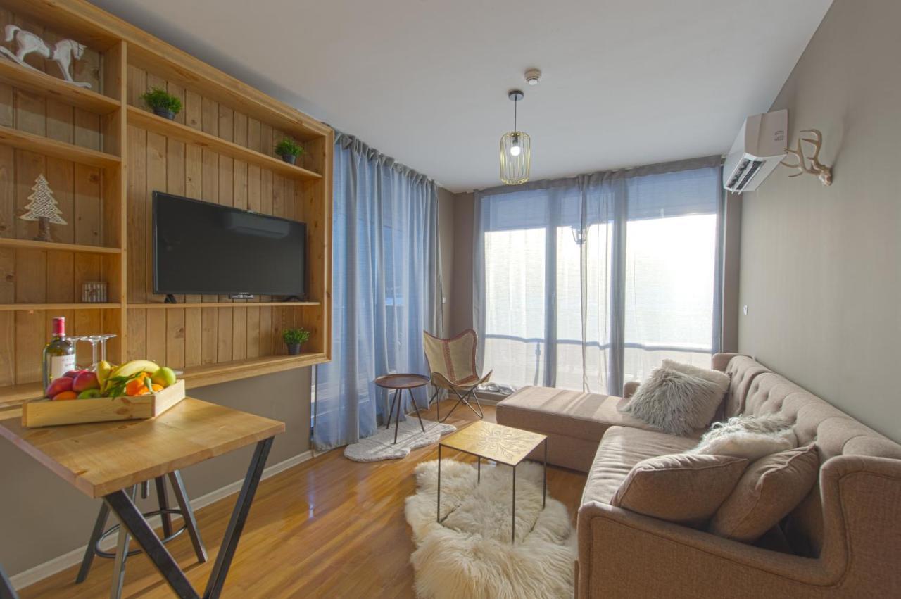 Deluxe One-Bedroom Apartment Annex Building SPA Access