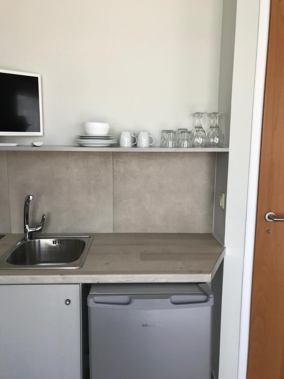 Penthouse Studio with View and Roof Top Garden Access