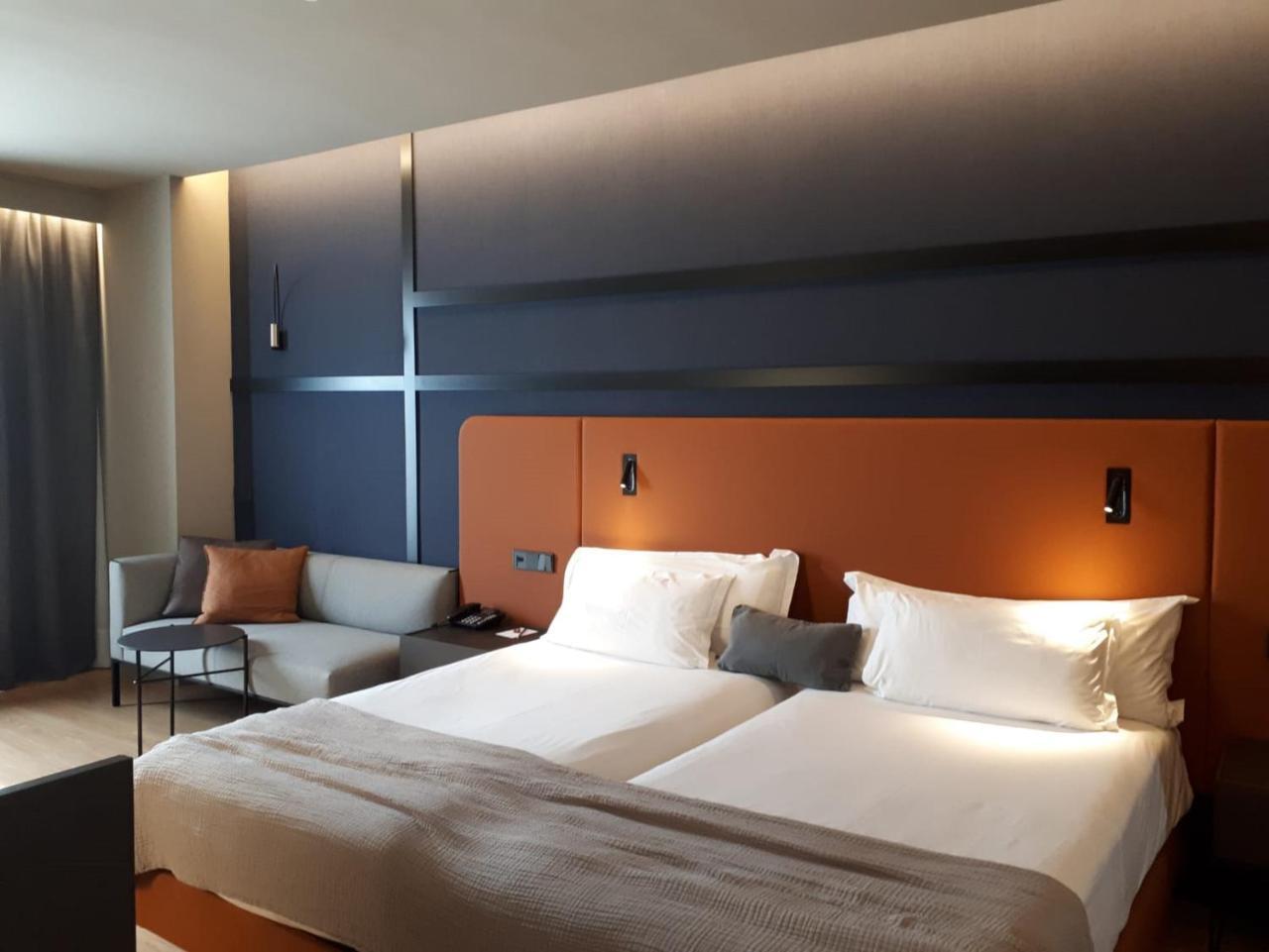Quarto Deluxe com Cama de Casal ou 2 de Solteiro e Terraço