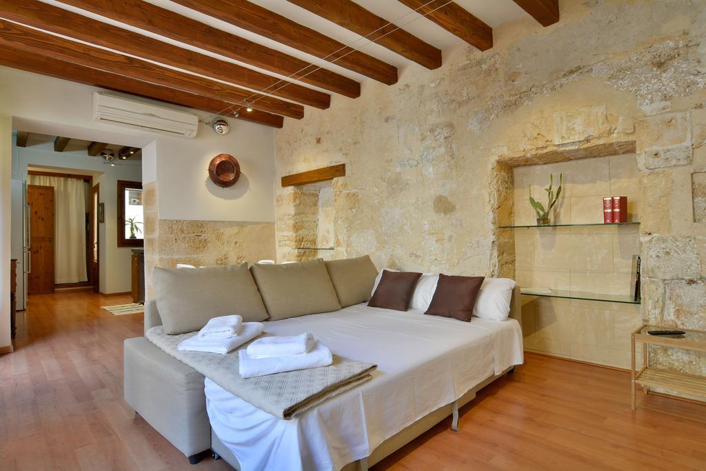 One-Bedroom Apartment Terrace,79647234:JPEG