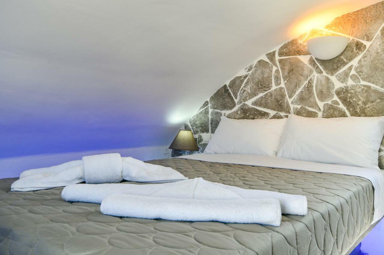 Deluxe Suite Spa Bath Sea View