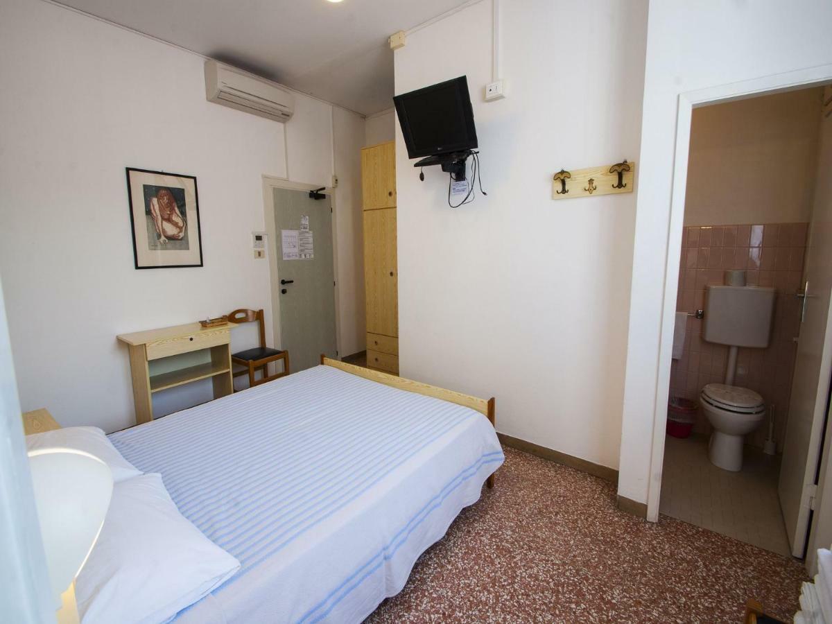 Camera Familiare con Bagno Privato