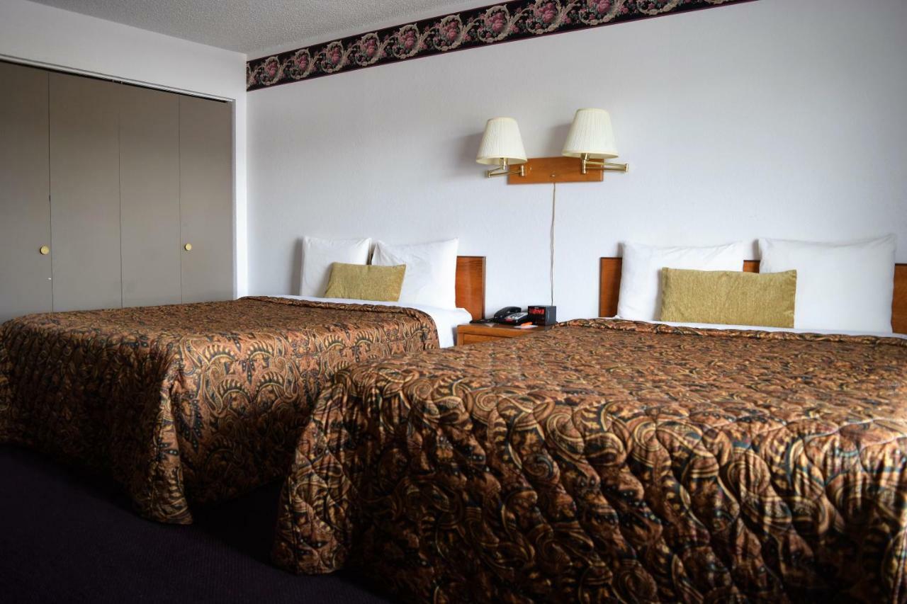 Queen Room Two Queen Beds Non-Smoking