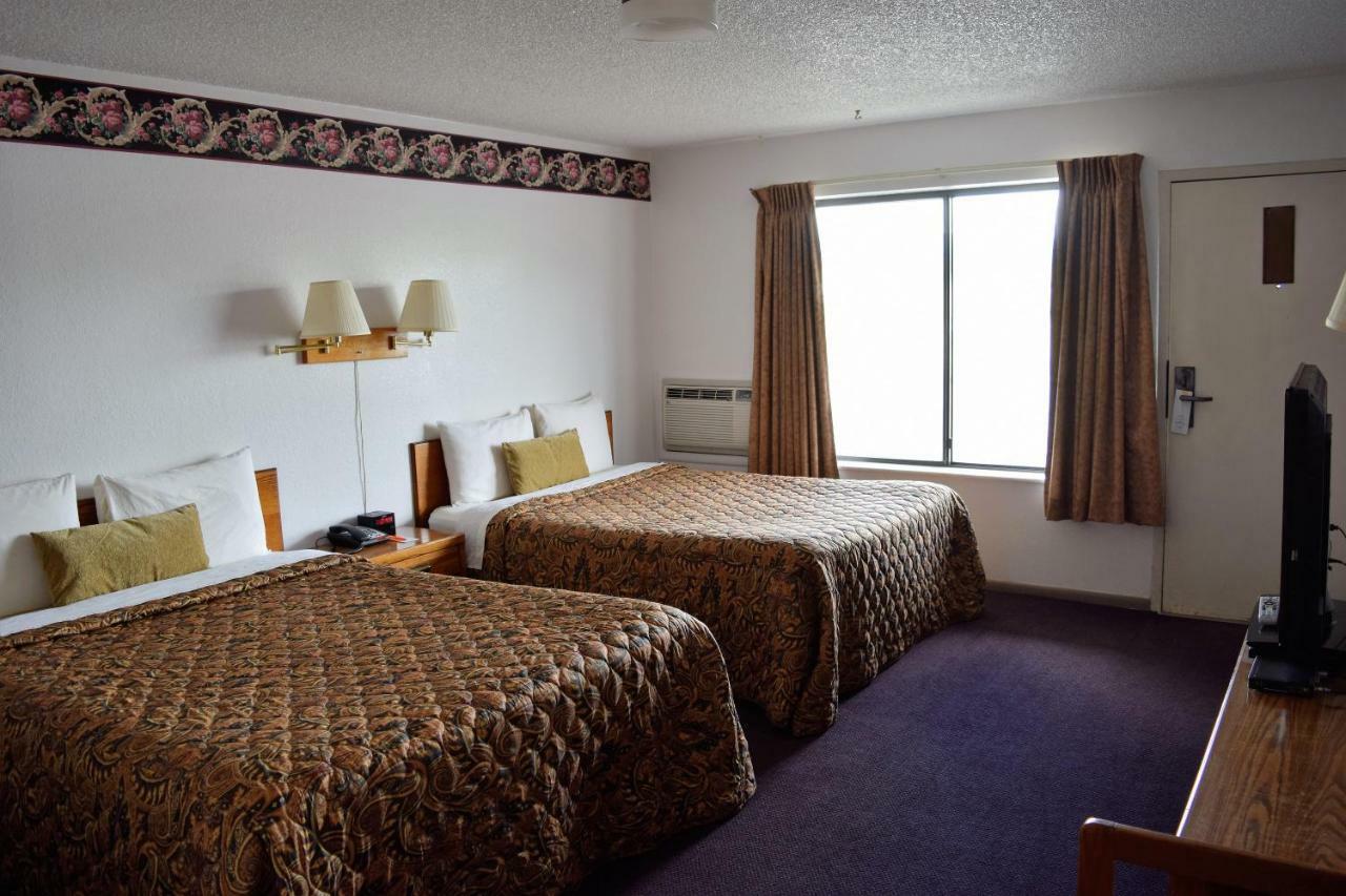 Queen Room Two Queen Beds Non-Smoking