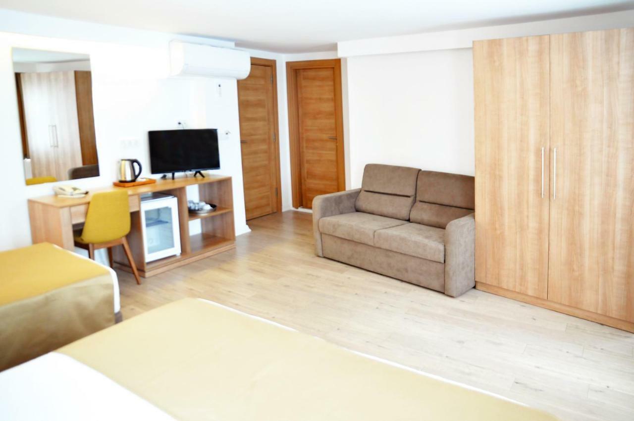 Deluxe Family Room