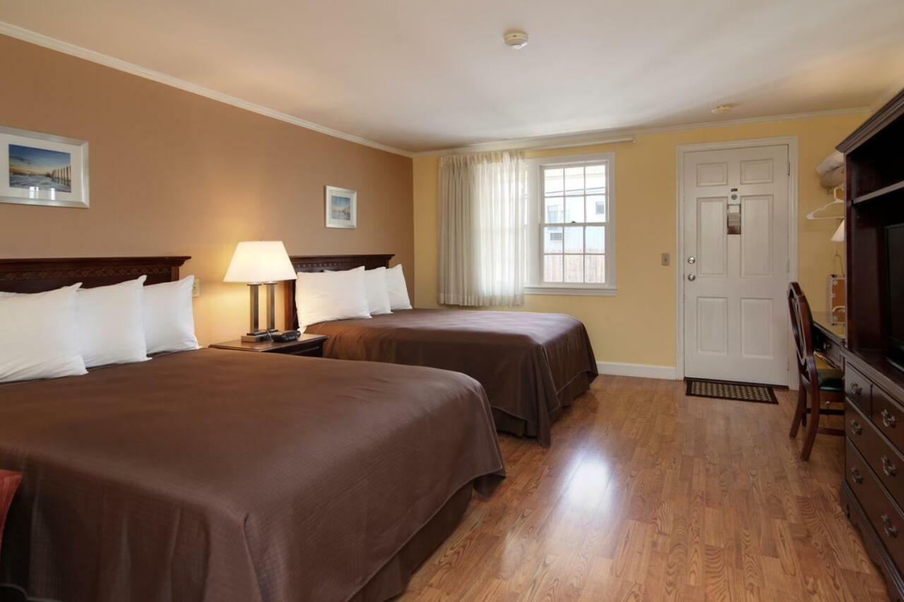 Queen Room Two Queen Beds
