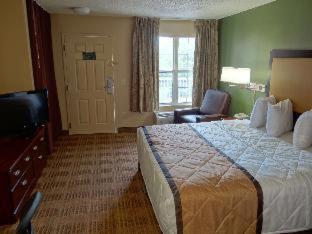 1 Queen Bed | ADA or RI Shower or Smoking or Kitchen