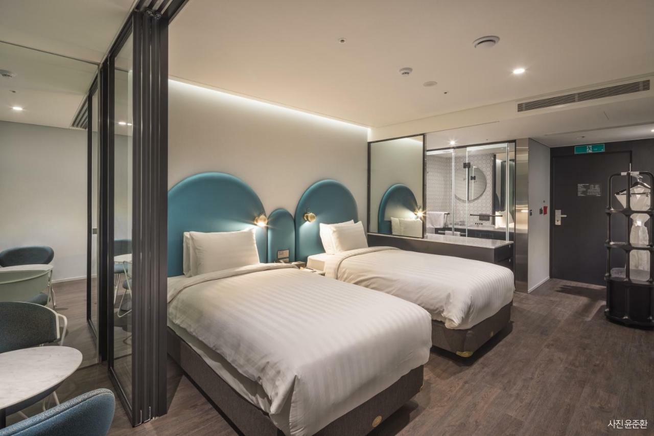 Standard Twin Room Ocean View