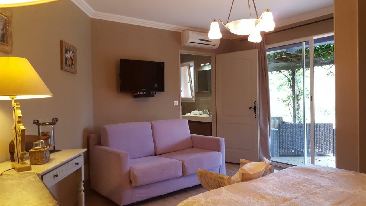 Deluxe Double Room,850660832:JPEG
