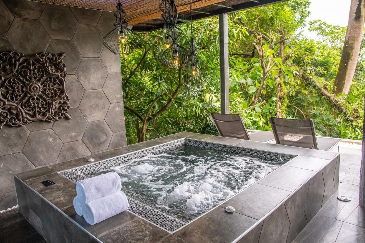 Suite Pacific con bañera de hidromasaje