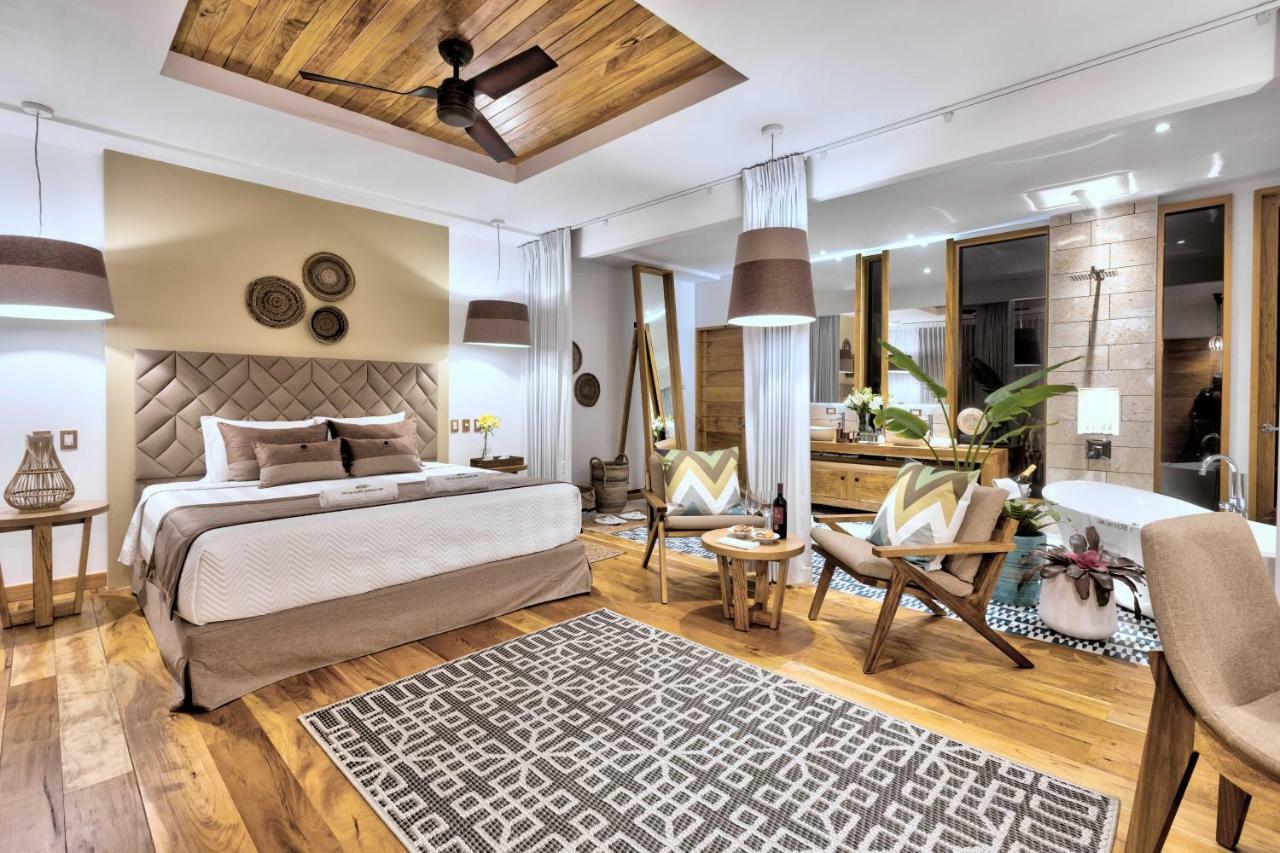 Deluxe King Suite