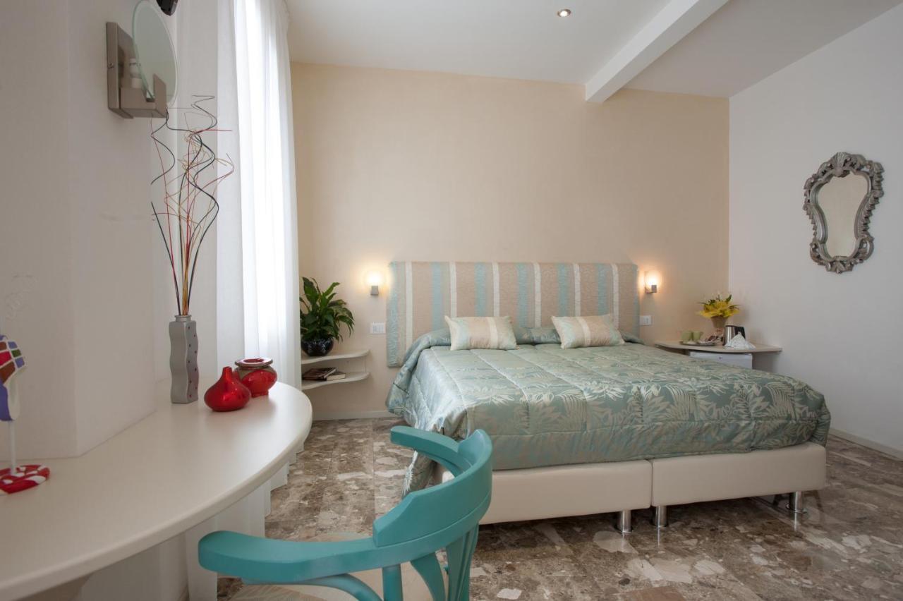 Double Room,932494072:JPEG