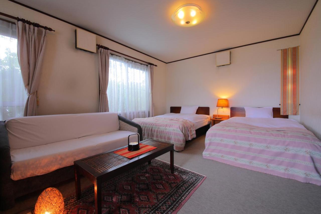 Standard Twin Room with Shared Bathroom - Annex