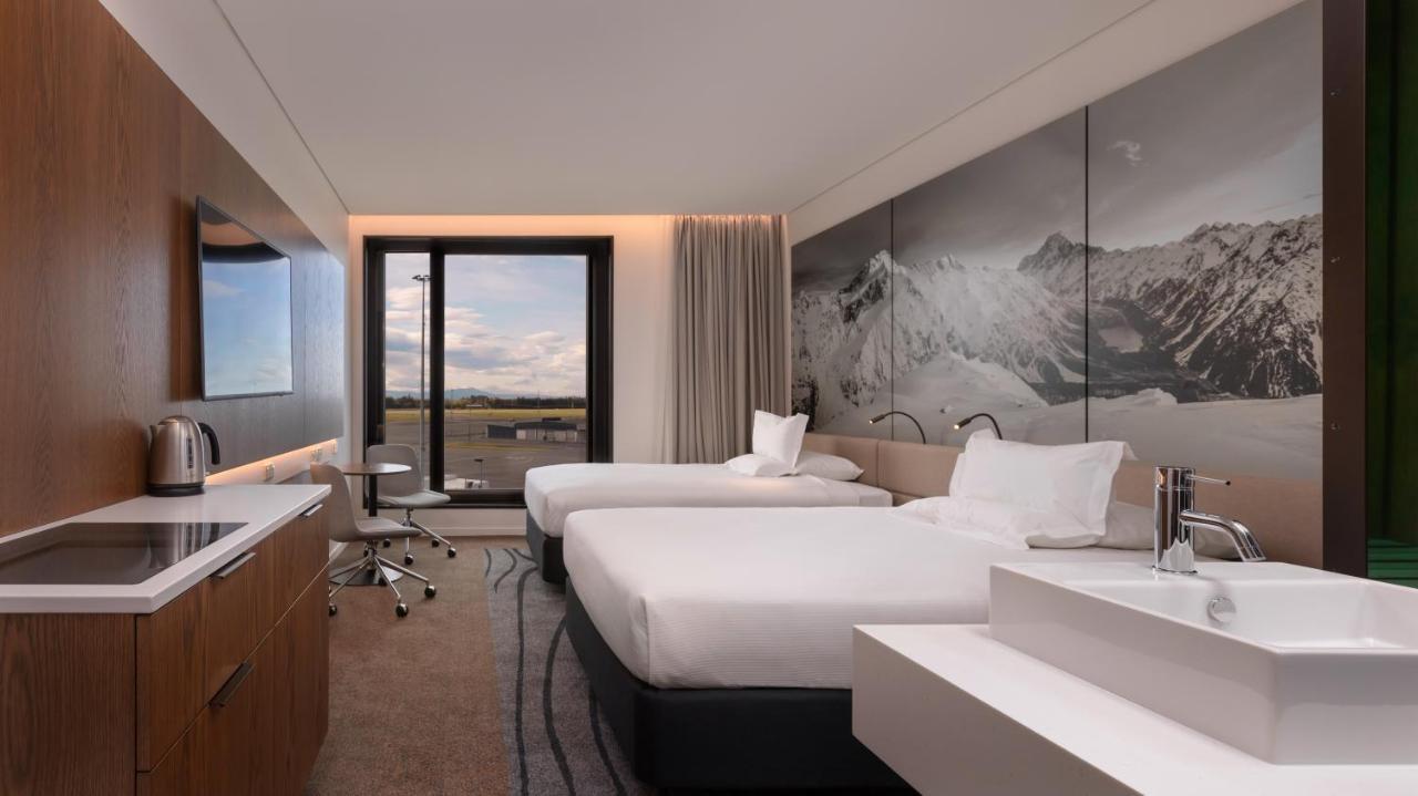 Superior Room with Two Double Beds