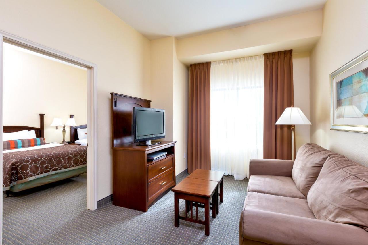 Two-Bedrooms Suite Two Double One Queen Bed Non-Smoking,981492988:JPEG