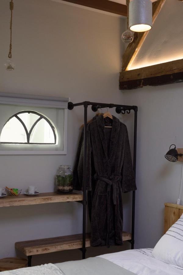 Tweepersoonskamer met 1 of 2 Bedden en Eigen Externe Badkamer