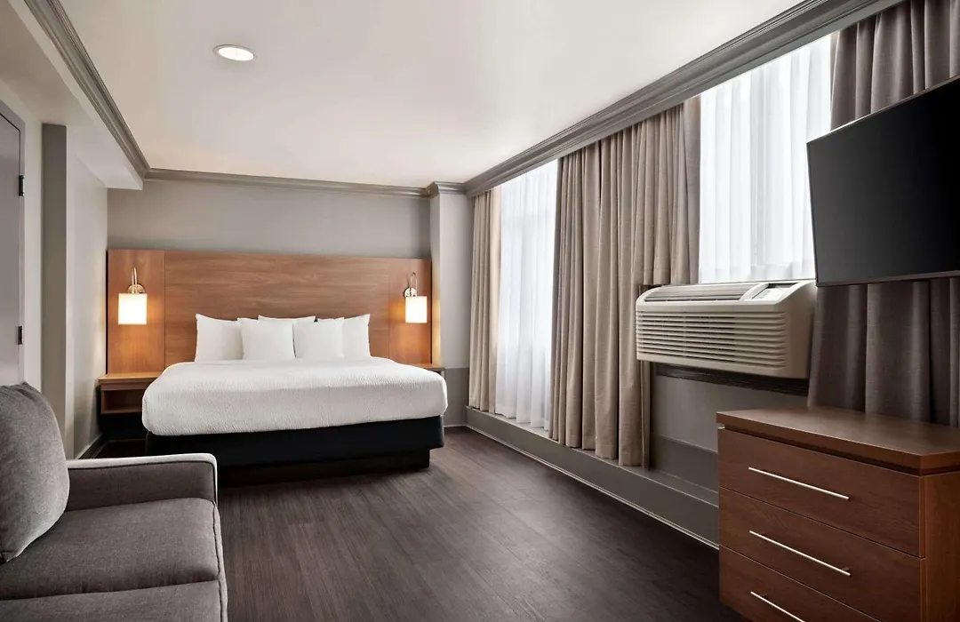 Days Inn By Wyndham Vancouver Downtown-1