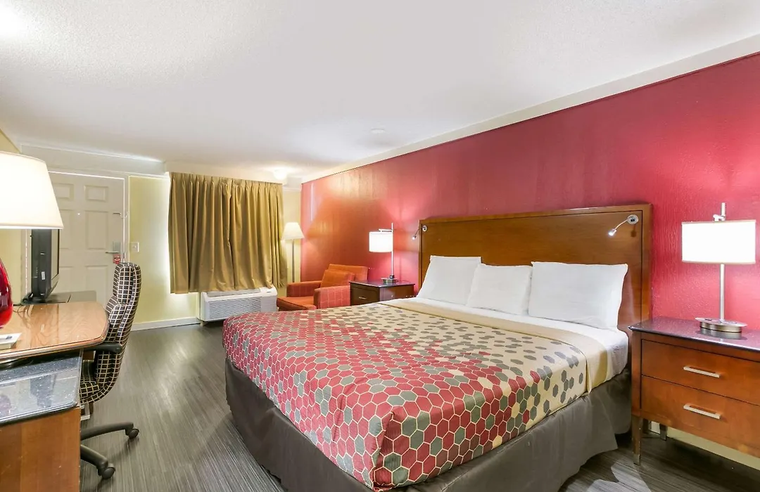 Econo Lodge Frederick I-70-1