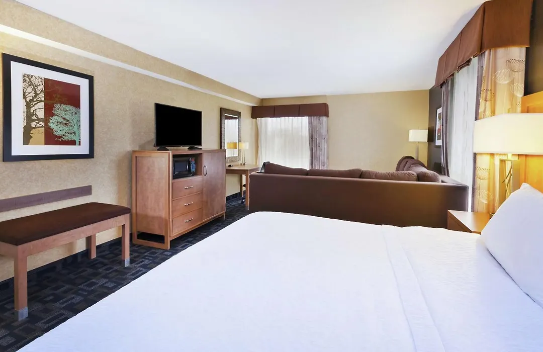 Hampton Inn Clinton-1