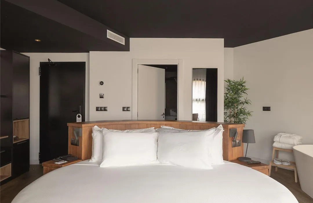 Hotel Tayko Bilbao-1